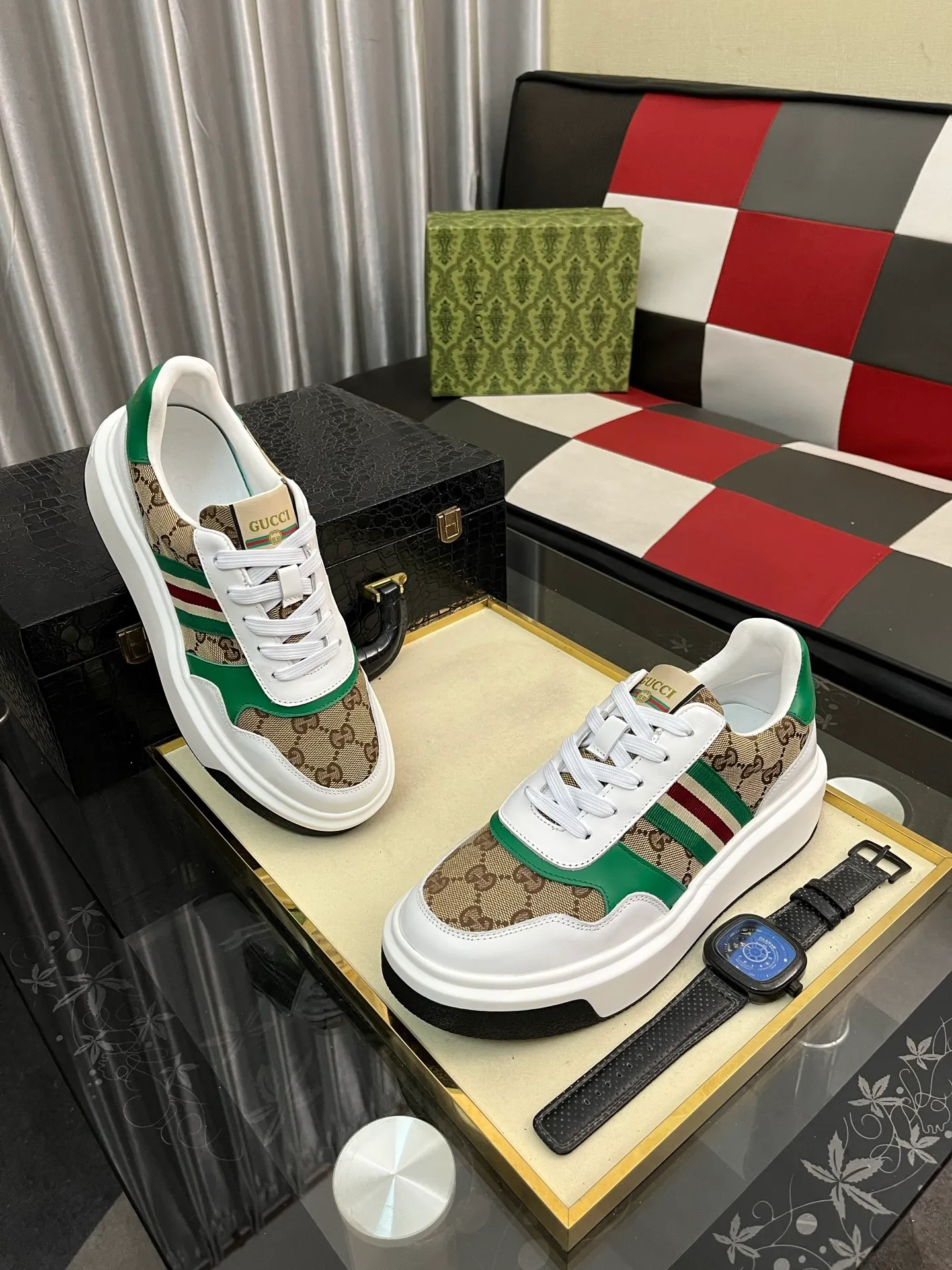 Men's Men's Shoes 💰458⌚️⌚️ [Gucci·Gucci] Original quality. ~ Unique modern style sneakers. 🏃A must-have casual shoe for trendy men😍😍 Original brand imported from Italy, imported original leather, sheep lining (refuses to discolor and grind feet) Sole: Original sole provided by the original factory, French lazy style design ⚠️Fit to the feet, original quality, super comfortable original sole. Just like shooting the real thing 🎬The real thing is better Code number: 38-443️⃣Colors available